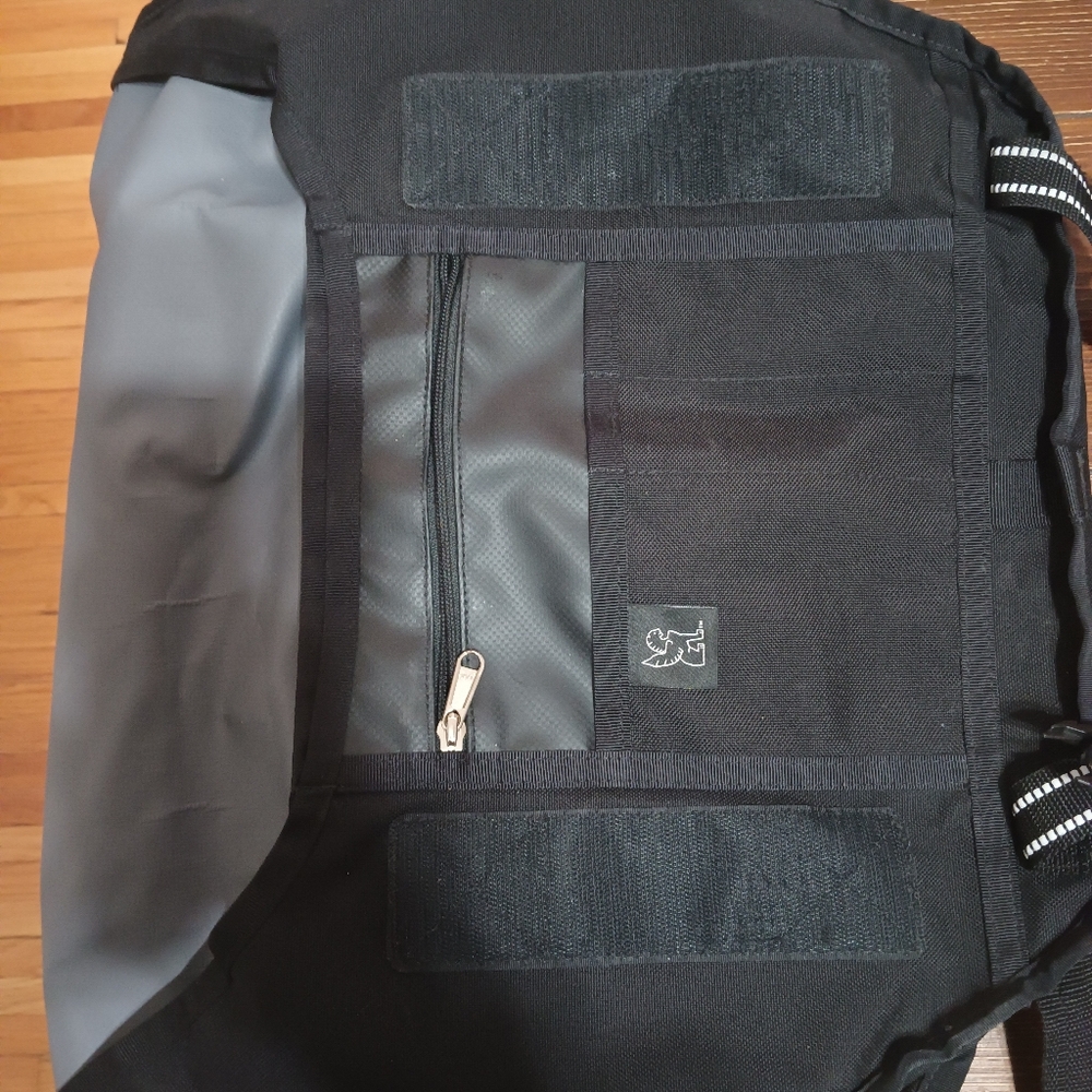 Chrome Black Messenger Bag - Picture 5 of 10